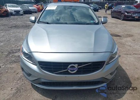 2017 Volvo S60 T5 Dynamic z USA, uszkodzony, nr VIN YV140MTL8H2438953